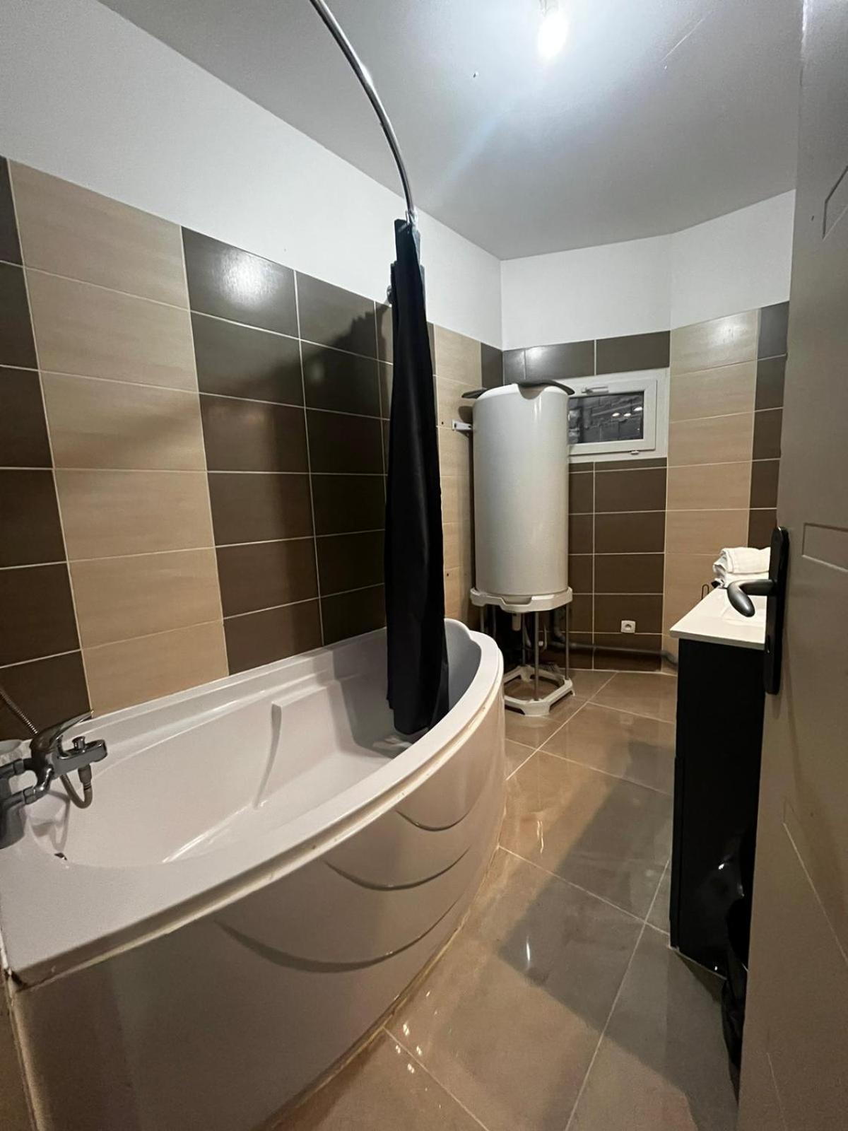 Appartement Des Carmes Nimes Exterior foto