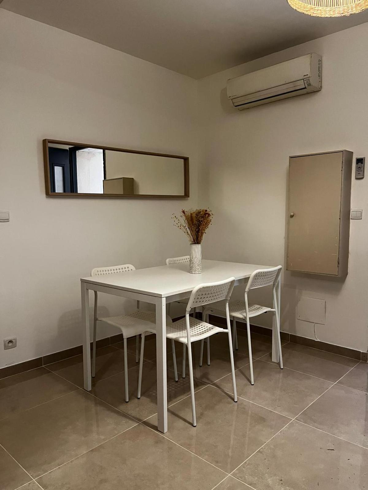Appartement Des Carmes Nimes Exterior foto