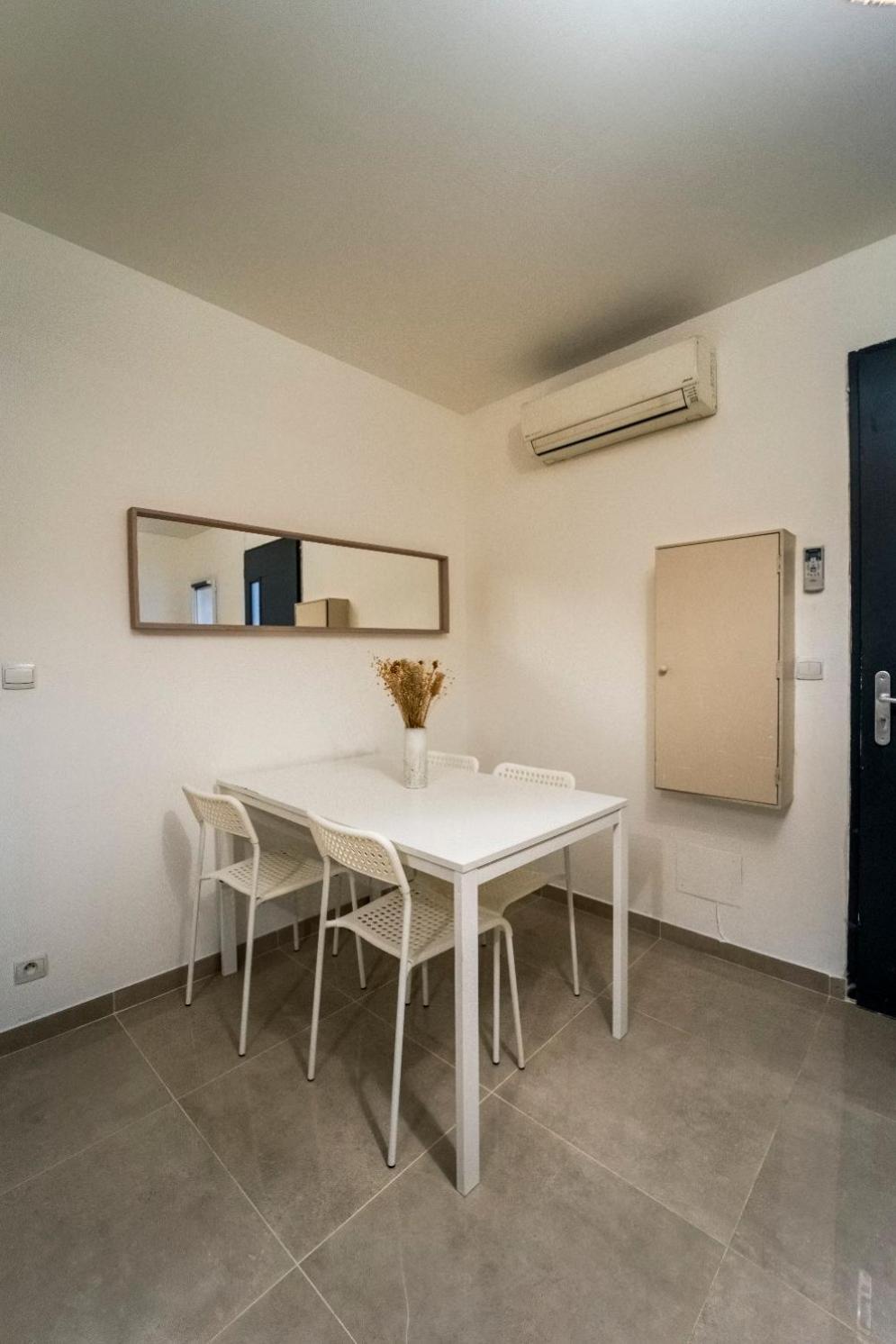 Appartement Des Carmes Nimes Exterior foto