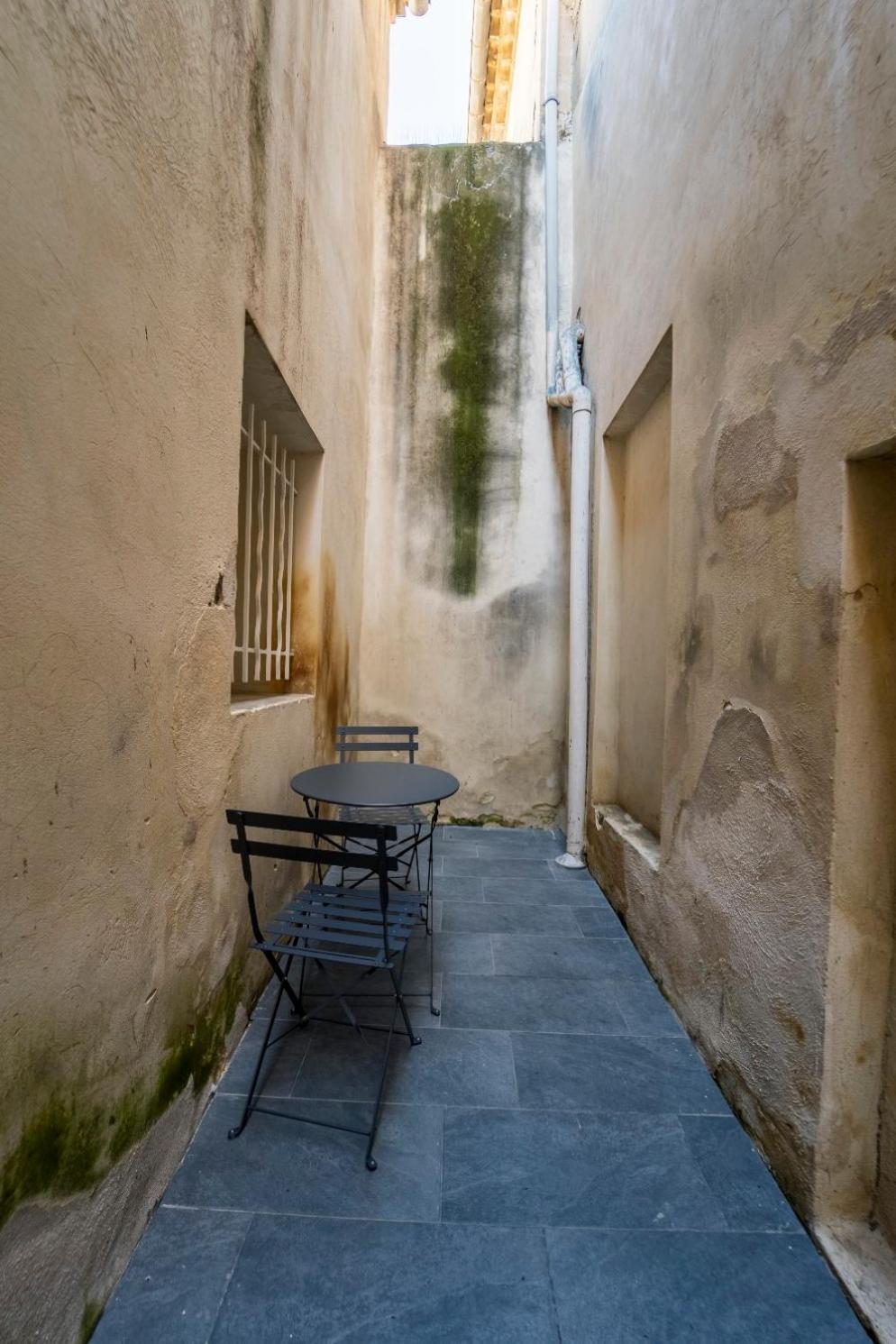 Appartement Des Carmes Nimes Exterior foto